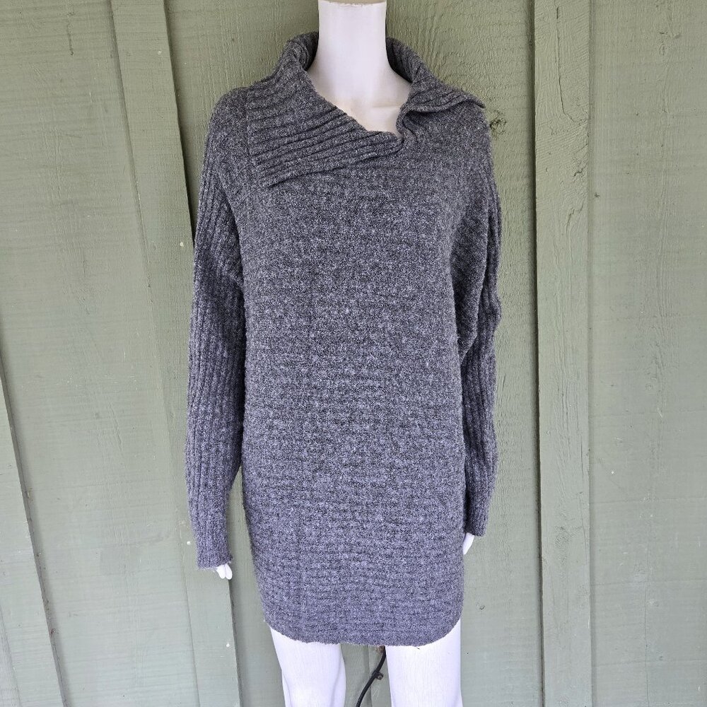 MAX STUDIO Gray Knit Asymmetrical Collar Sweater Medium M